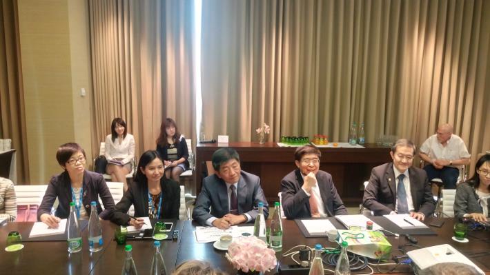 1060524新聞稿照片-陳時中部長(中)全程與會
